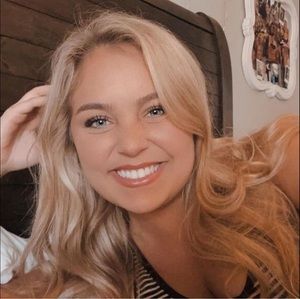 Meet your Posher, Lexi